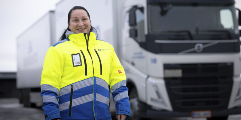 Kaukokiito logistiikka-alan suunnannäyttäjä – työvaatteet kierrätysmateriaaleista